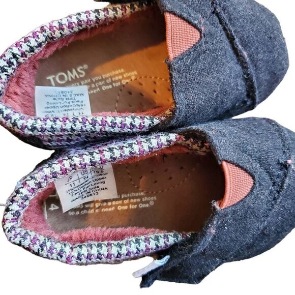 Toms Toddler Classic Herringbone Faux Fur Lined Shoes Size 4‎ - Picture 4 of 7